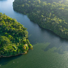 240_F_372805220_panama kanal