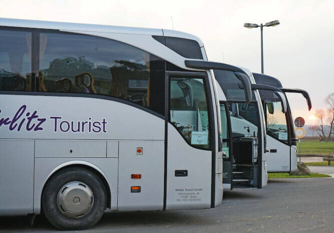 Die Busflotte von Wörlitz Tourist mit 5-Sterne-Bus.