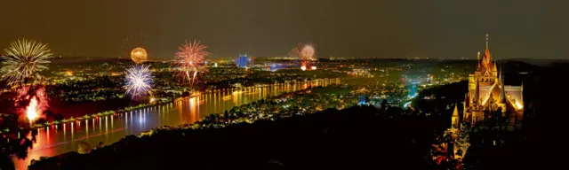 Rhein in Flammen