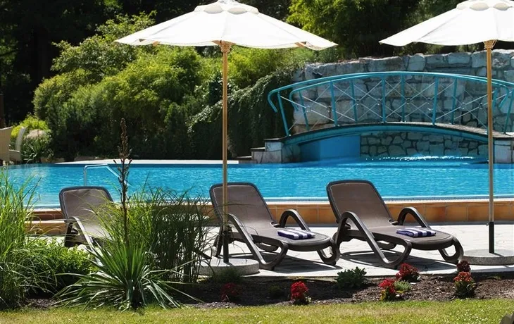 Garten mit Pool