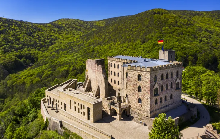 Hambacher Schloss an der Deutschen Weinstrasse