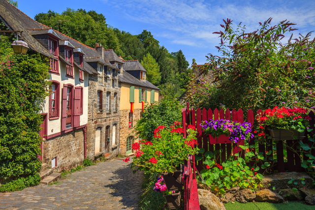 Dinan