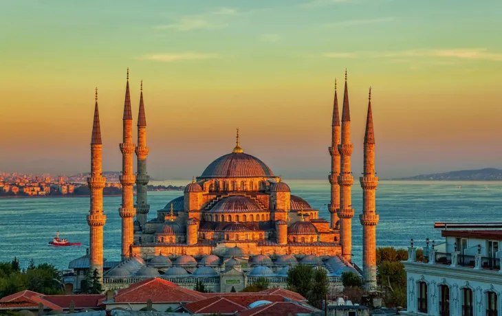 Blaue Moschee in Istanbul im Sonnenuntergang