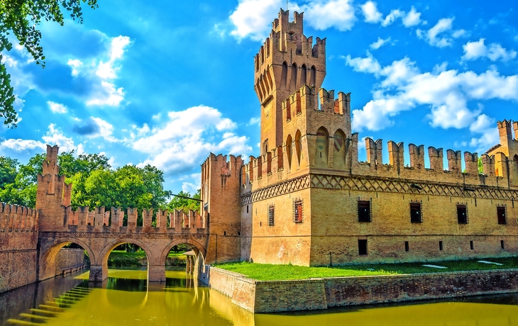 Bologna castle Minerbio