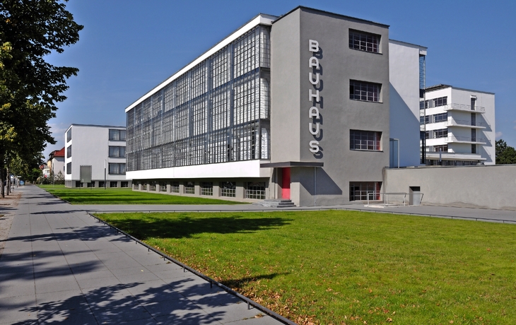 Dessau, Bauhaus von Süden aus