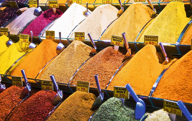 Epices au bazar égyptien d'Istambul - Turquie
