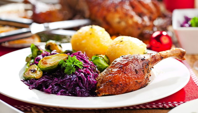 Weihnachtsente mit Knödel 