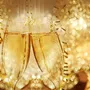 Silvester Sekt anstoßen
