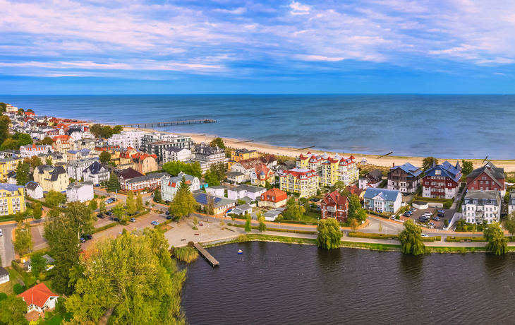 Luftbild des Seebads Bansin auf Insel Usedom, Deutschland
