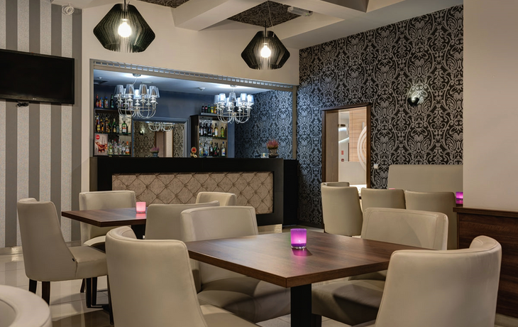 Lobby Bar