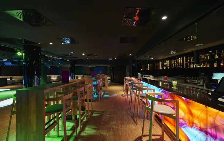 Club Bar