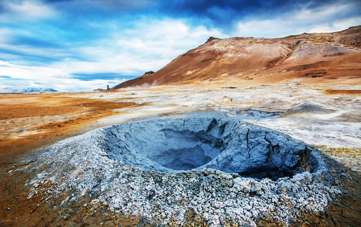 geothermischer Sumpf und Vulkane im Hverir-Tal (Hverarond) in der Region Myvatn, Island